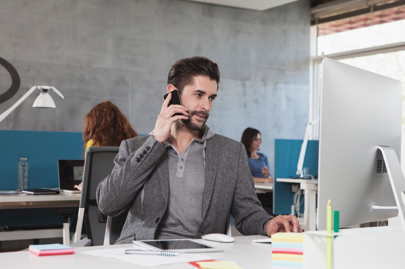 Optimale Beleuchtung am Arbeitsplatz: Tipps für mehr Produktivität